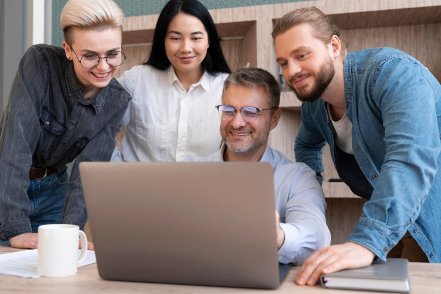 Espacio de trabajo profesional donde se desarrollan análisis financieros detallados y se construyen estrategias personalizadas para cada cliente